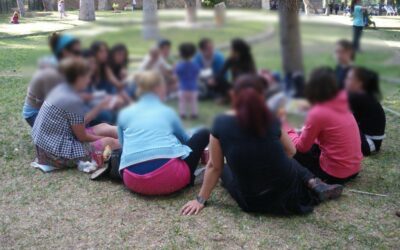 Alicante celebra el día de la mona en Campello